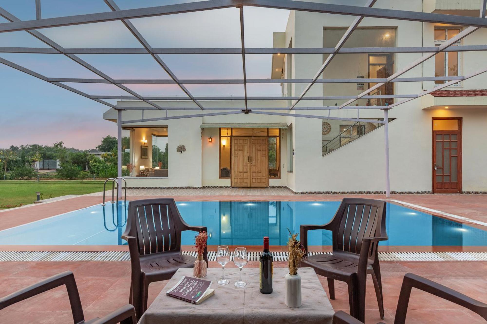 Alaya Stays Raga 2Bhk Farmstay With An Entertainment Lounge Sohna Exterior photo