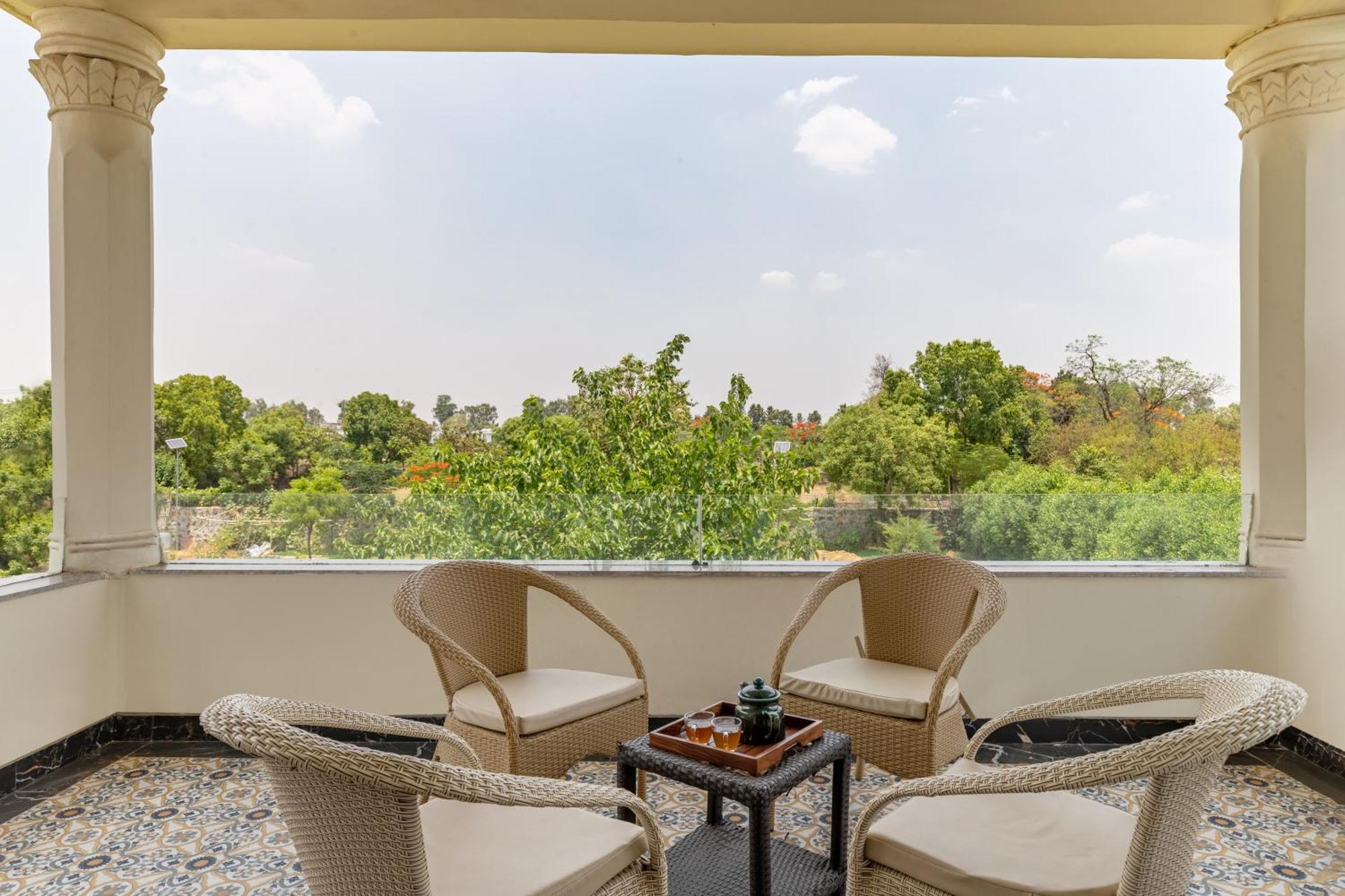 Alaya Stays Raga 2Bhk Farmstay With An Entertainment Lounge Sohna Exterior photo