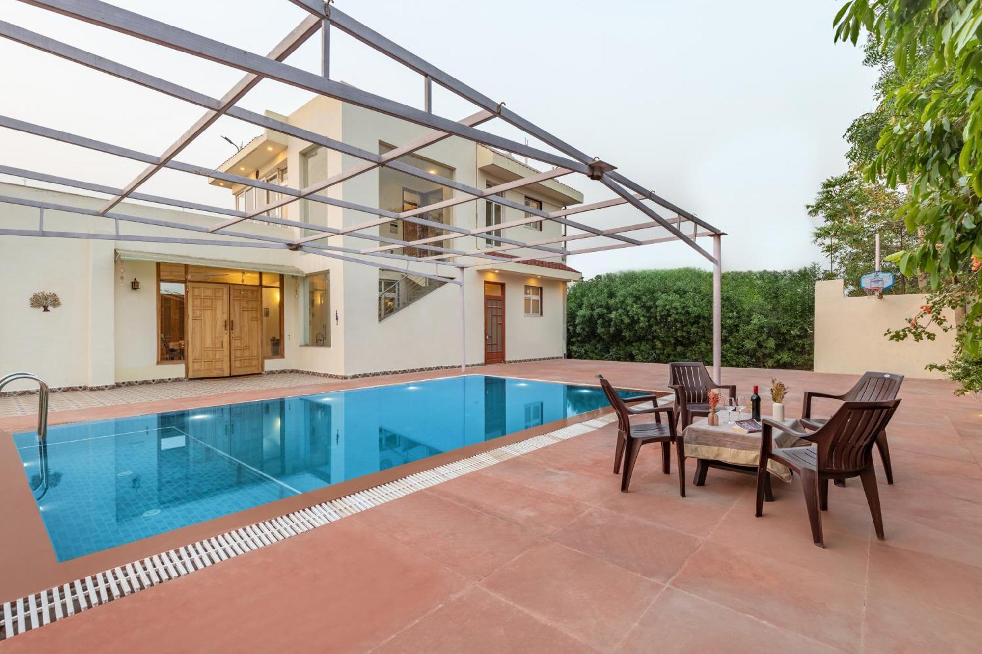 Alaya Stays Raga 2Bhk Farmstay With An Entertainment Lounge Sohna Exterior photo